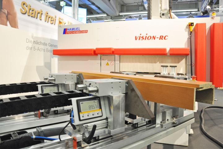 Neues Bearbeitungszentrum VISION-RC zur Holz-Handwerk 2014
